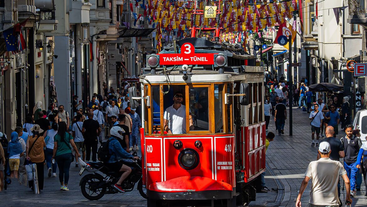 Capturing Istanbul’s Essence: Photowalk from Galata Tower to Taksim Square